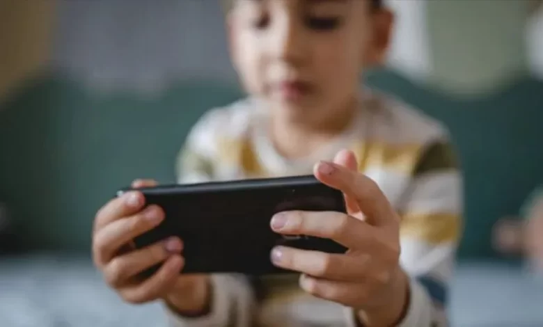 ميتا ويوتيوب أمام-القضاء-بسبب-“إدمان-الأطفال”