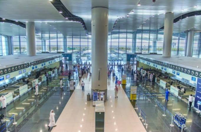 مطار-الملك-خالد-الدولي-يرفع-طاقته-الاستيعابية-إلى-56-مليون-مسافر-سنوياً-بعد-مناقلة-تشغيلية-ناجحه