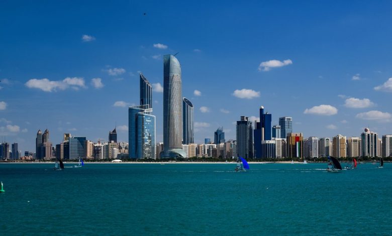 أبوظبي-تعقد-اجتماعاً-طارئاً-لمتابعة-التطورات-الإقليمية-وتؤكد-الجاهزية-واستمرارية-الأعمال