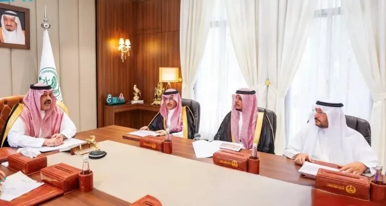 أمير-حائل-يترأس-اجتماعًا-تنسيقيًا-لمتابعة-سير-المشاريع-التنموية-في-المنطقة