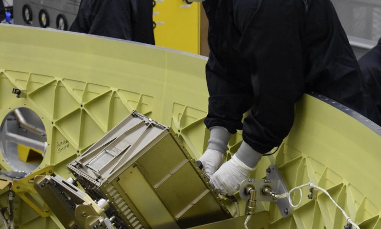 السعودية-تقترب-من-الفضاء-العميق.-لقطات-توثق-المرحلة-الأخيرة-لإدماج-القمر-“شمس”-ضمن-مهمة-أرتميس 2