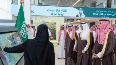 محافظ-الأحساء-يدشّن-مركز-مبيعات-وجهة-الورود