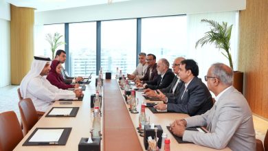 غرف-دبي-تبحث-مع-مجموعة-تجار-الأقمشة-دعم-جاهزية-القطاع-واستدامة-نموه