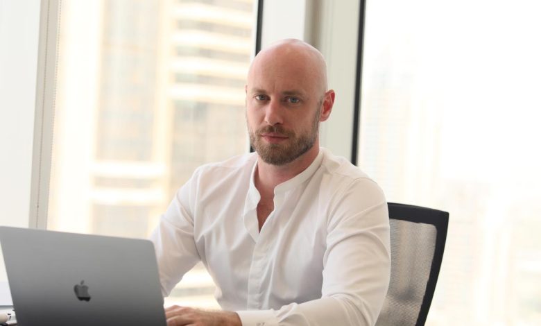 المستثمرون-وأصحاب-الأعمال-يعززون-استثماراتهم-في-دولة-الإمارات