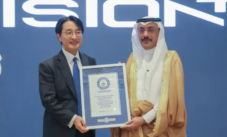 أمين-الطائف-يدشن-مشروع-الواجهة-الجبلية.-وتسجيل-أعلى-شاشة-إعلانية-في-العالم-بموسوعة-غينيس