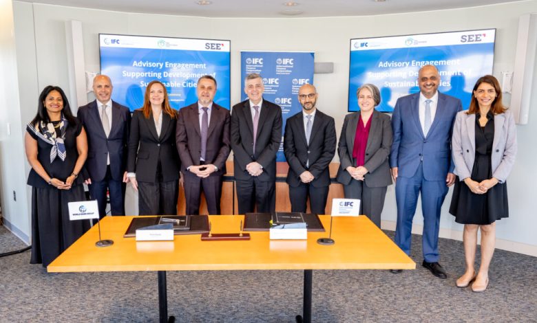 “سي-القابضة”-ومؤسسة-التمويل-الدولية-تُطلقان-نموذج-“المدينة-المستدامة”-في-الأسواق-الناشئة