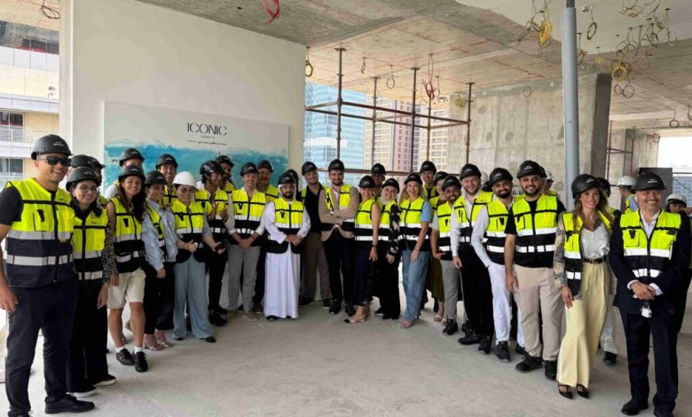 بحضور-نخبة-من-الوسطاء-ميريد-تُقيم-احتفالاً-في-موقع-ايكونيك-ريزيدينس