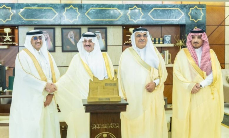 أمير-المنطقة-الشرقية-يكرّم-الجهات-الداعمة-لمهرجان-ربيع-النعيرية-24